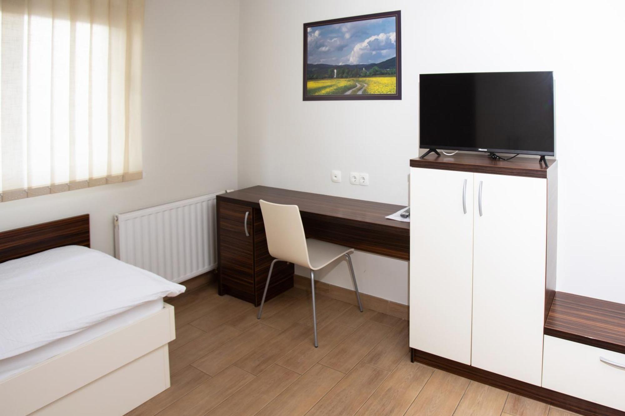 Rooms En Krajcar Cerknica Exterior photo